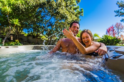 Spa & Tub Manufacturers, Inc. logo