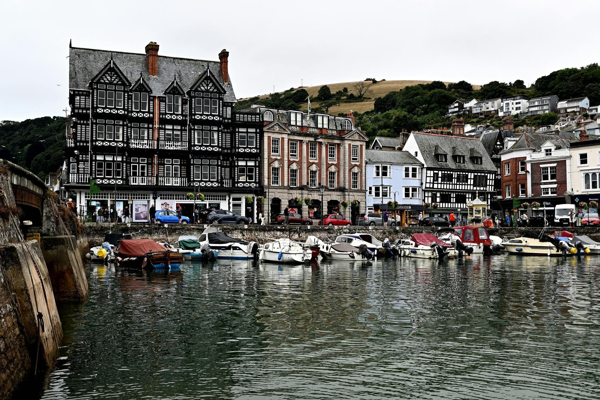 Halifax Heat Pumps & Electrical logo