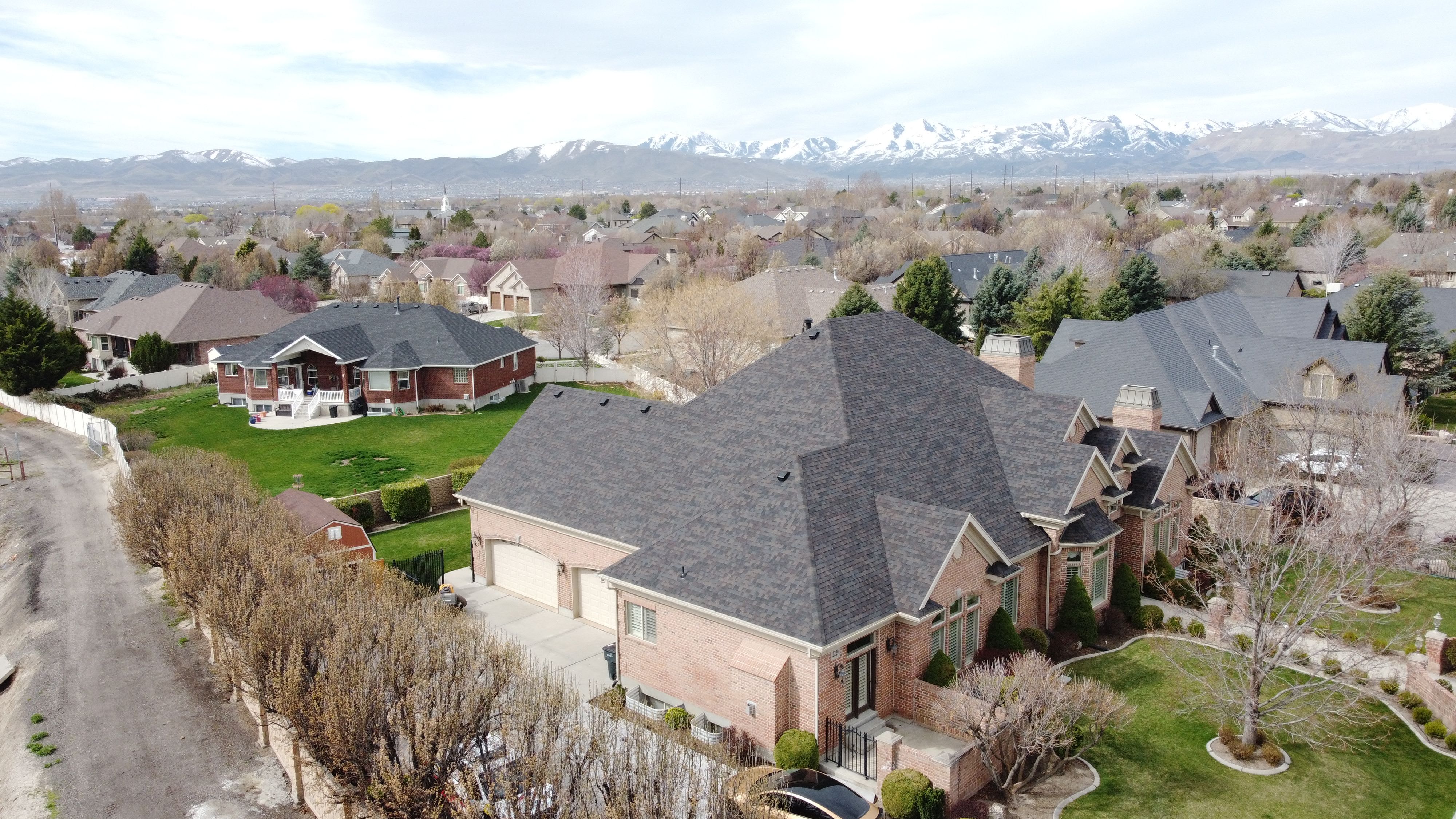 Novus Roofing and Exteriors logo