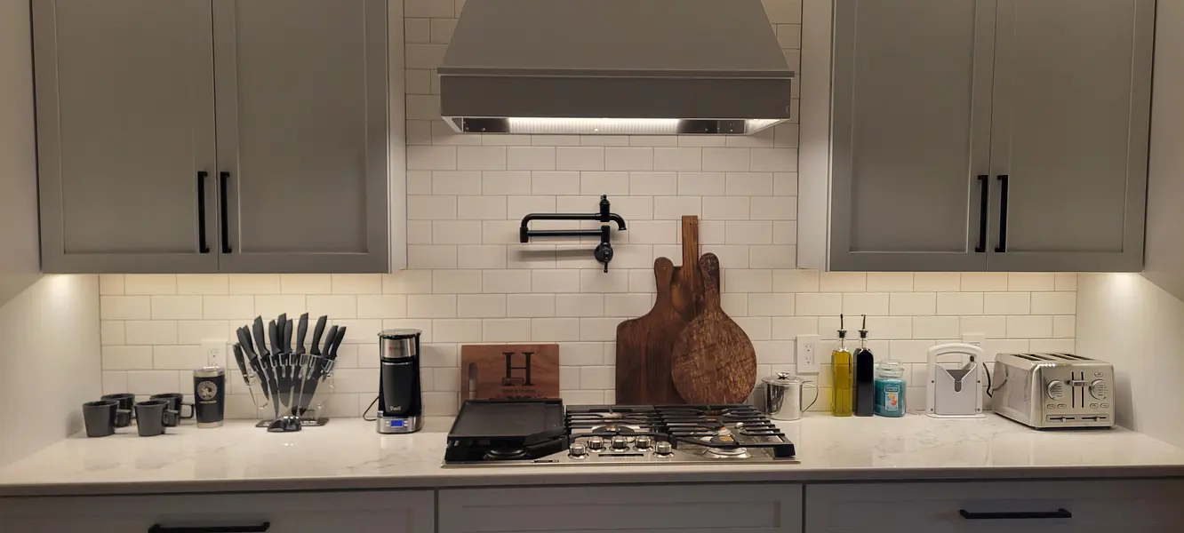 Home Service Electrical logo