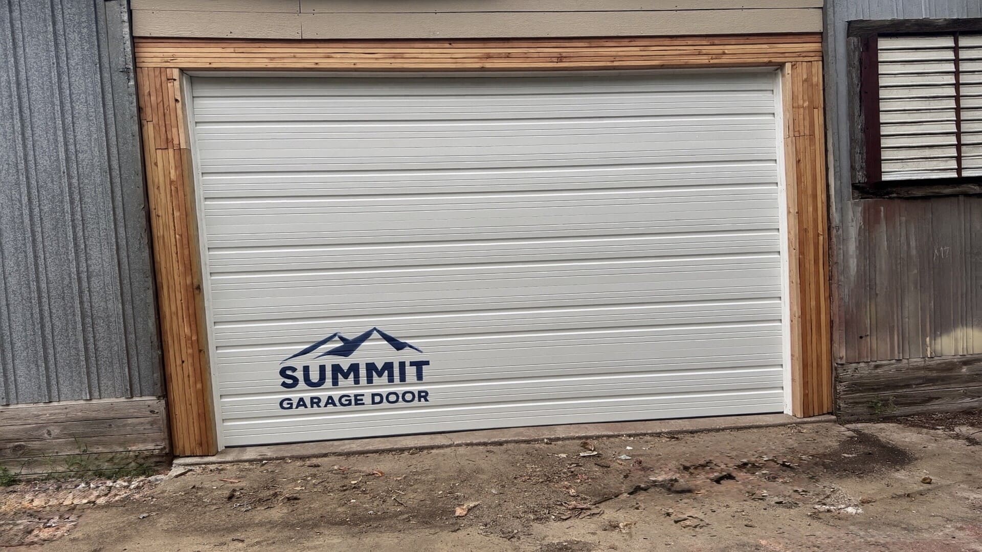 Summit Garage Door LLC logo