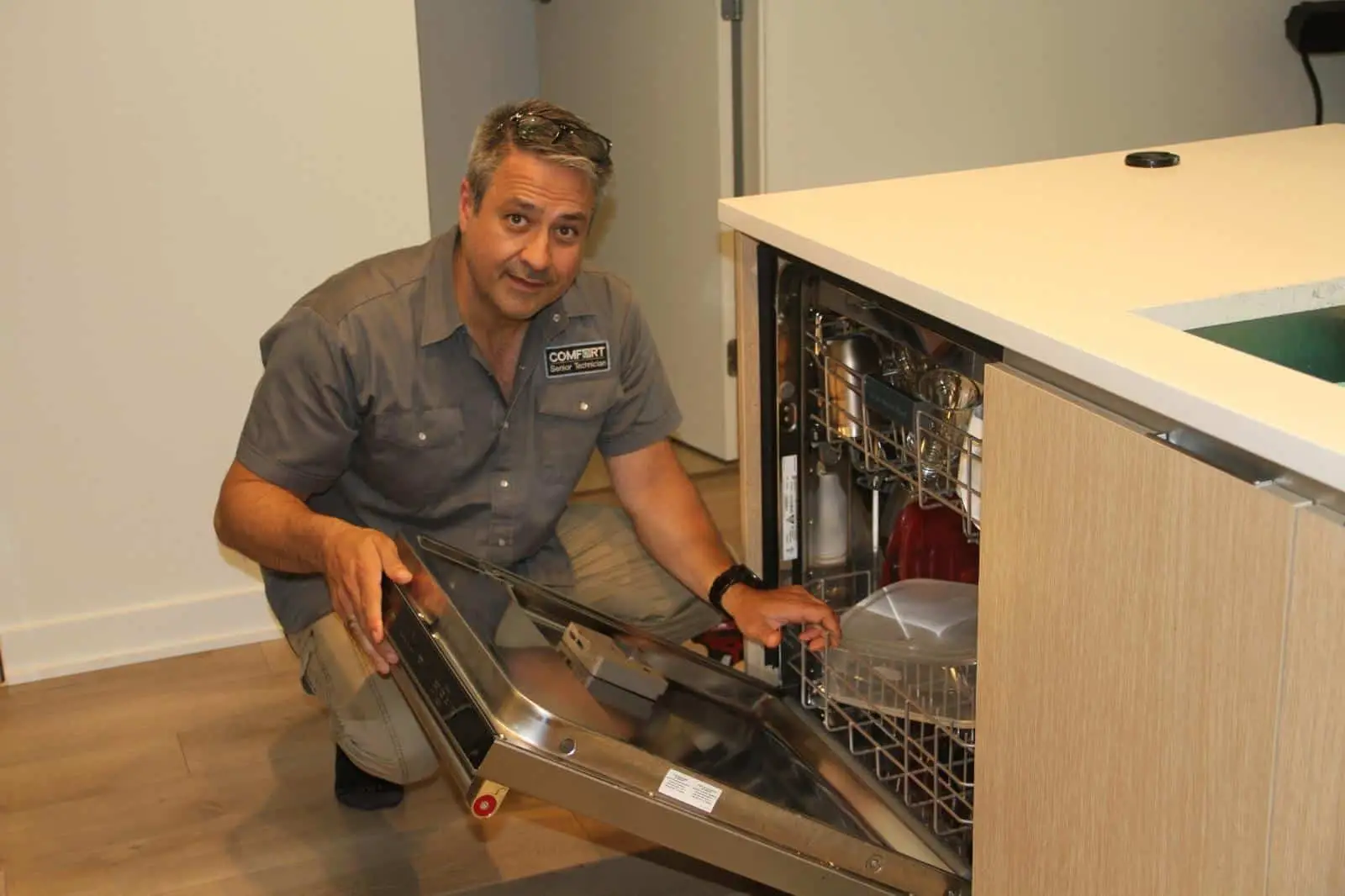 COMFORT APPLIANCE SERVICE logo