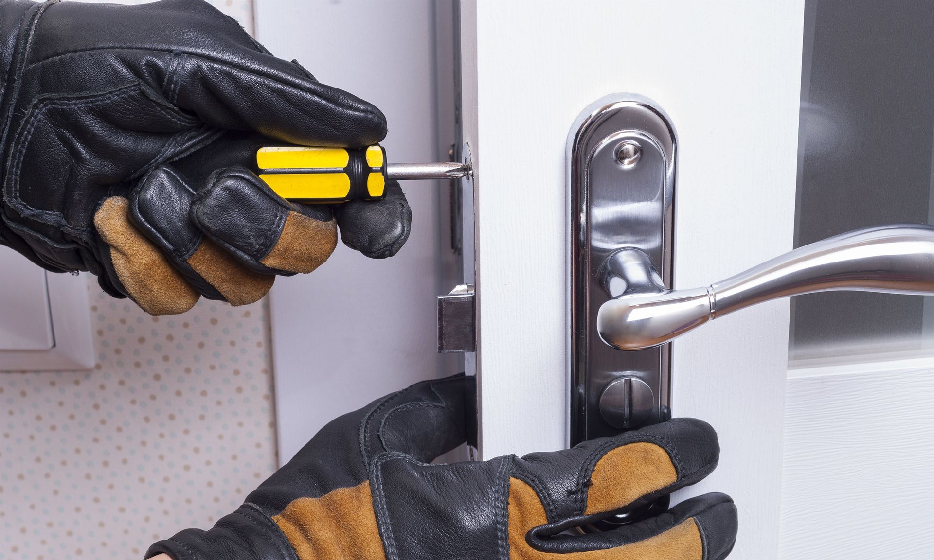 Monte's Idaho Falls Lock and Key logo