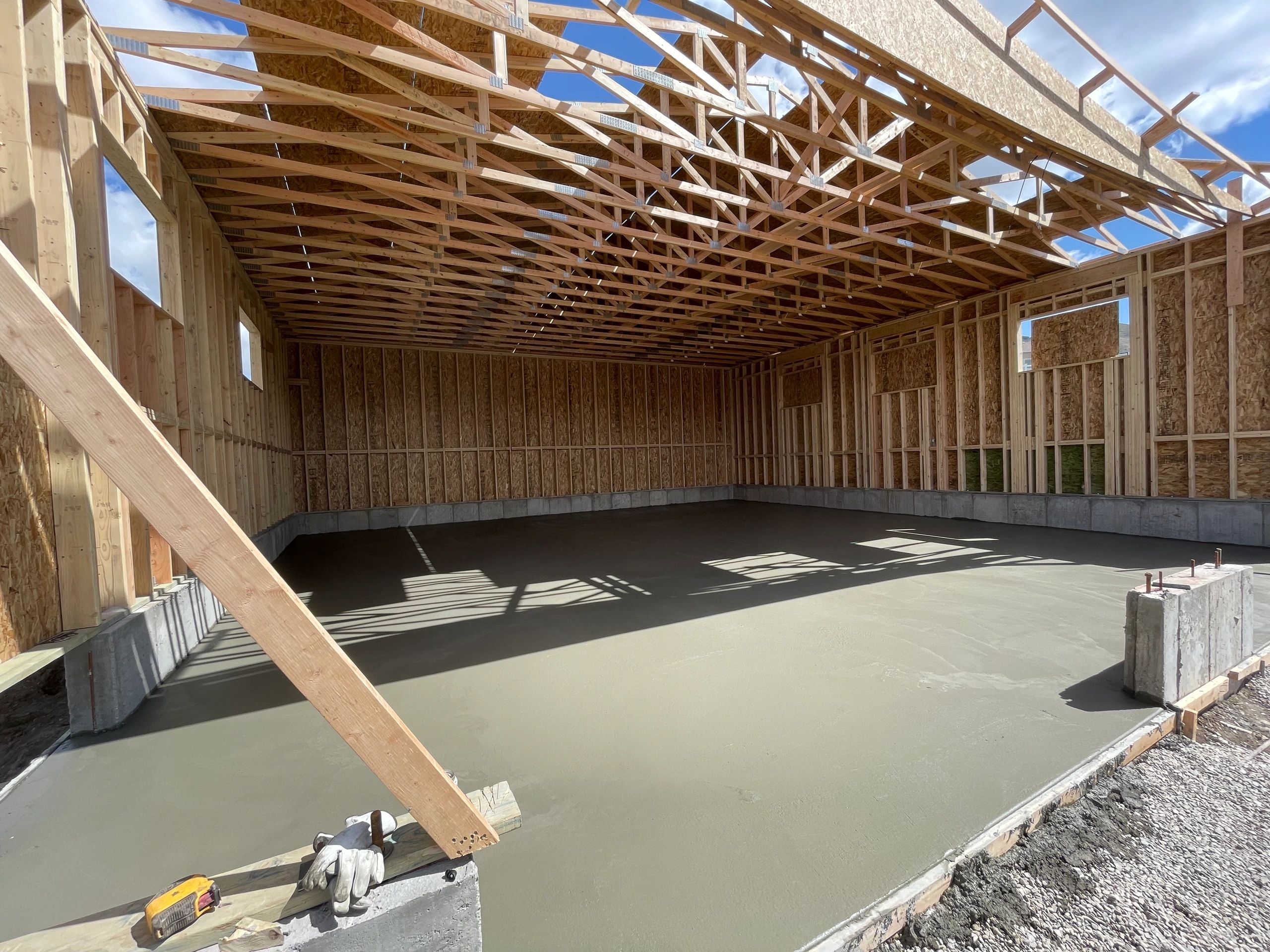 Construction Elevated LLC logo