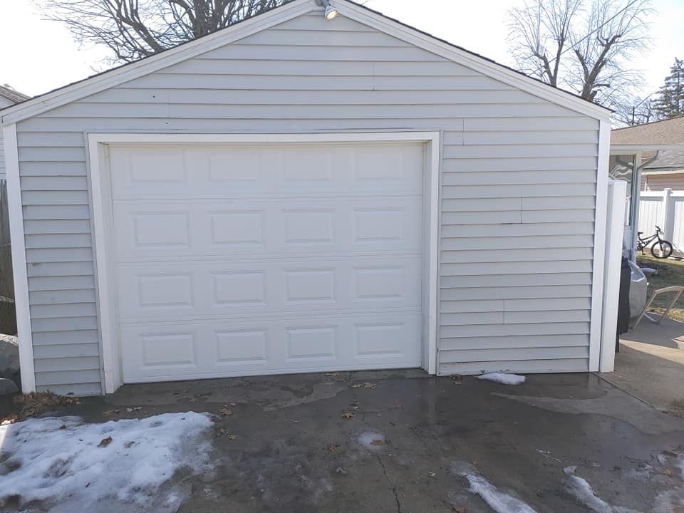 The Residential Door Company logo